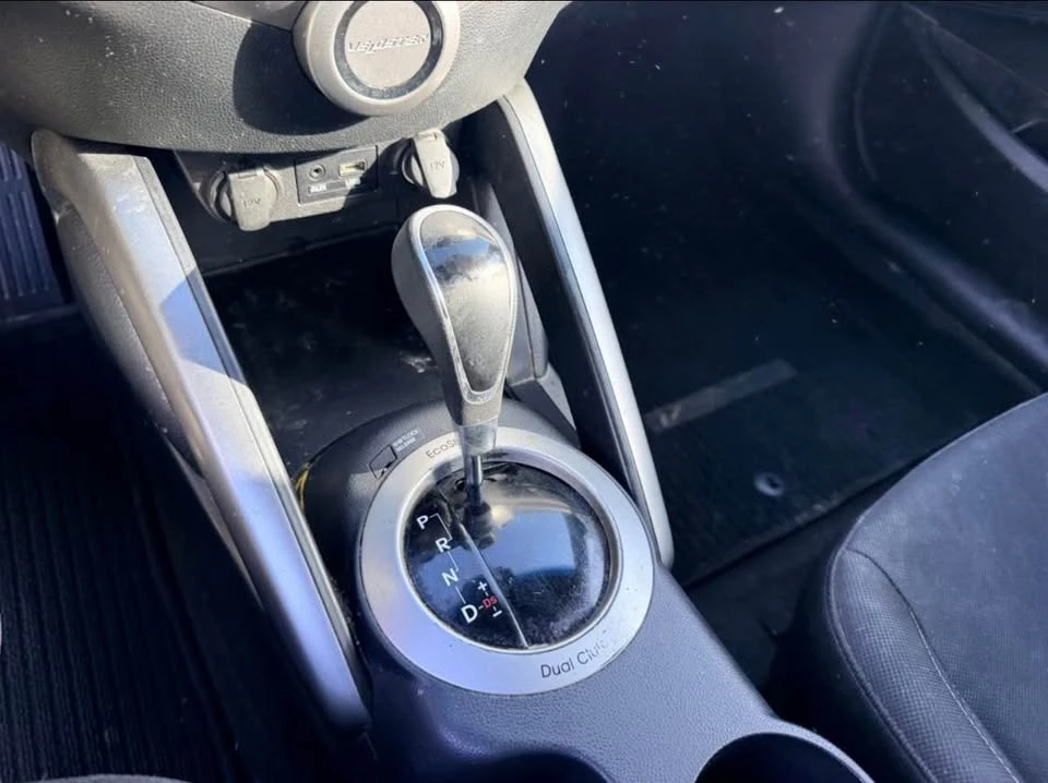 2016 Hyundai Veloster - Image 7 of 7