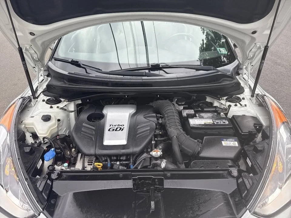 2016 Hyundai Veloster - Image 13 of 14