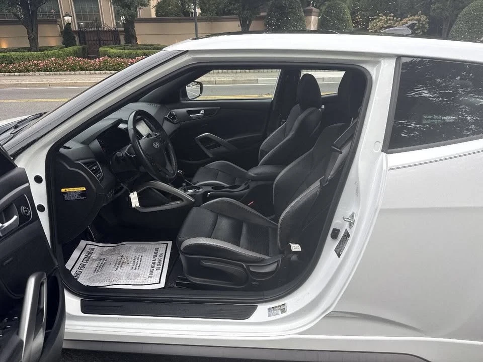 2016 Hyundai Veloster - Image 8 of 14