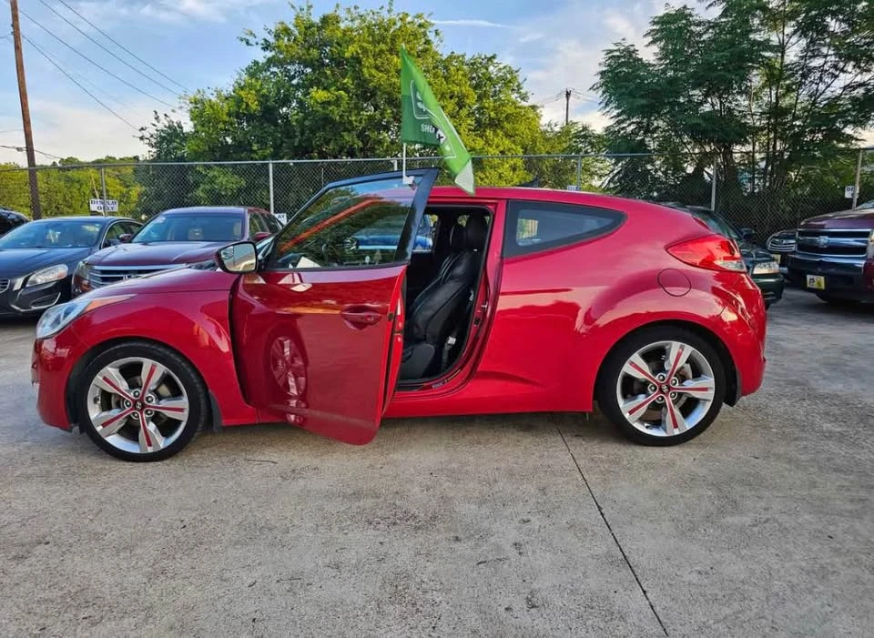 2016 Hyundai Veloster - Image 17 of 20