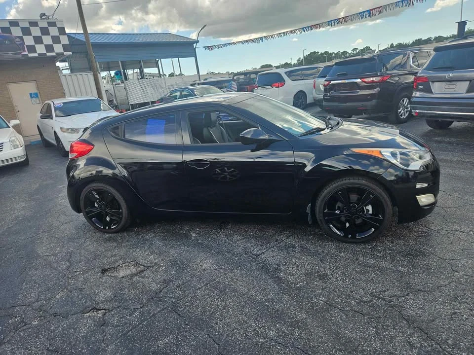 2016 Hyundai Veloster - Image 4 of 9