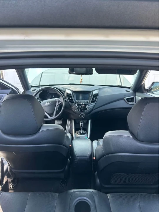 2016 Hyundai Veloster - Image 7 of 8