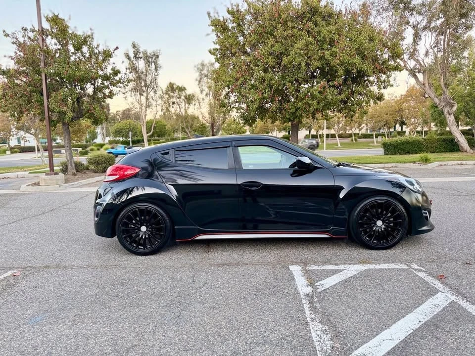 2016 Hyundai Veloster - Image 8 of 20