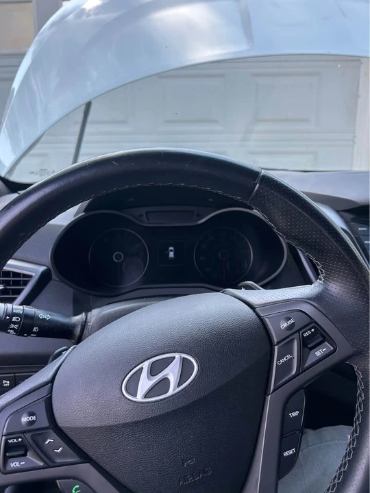 2016 Hyundai Veloster - Image 8 of 8