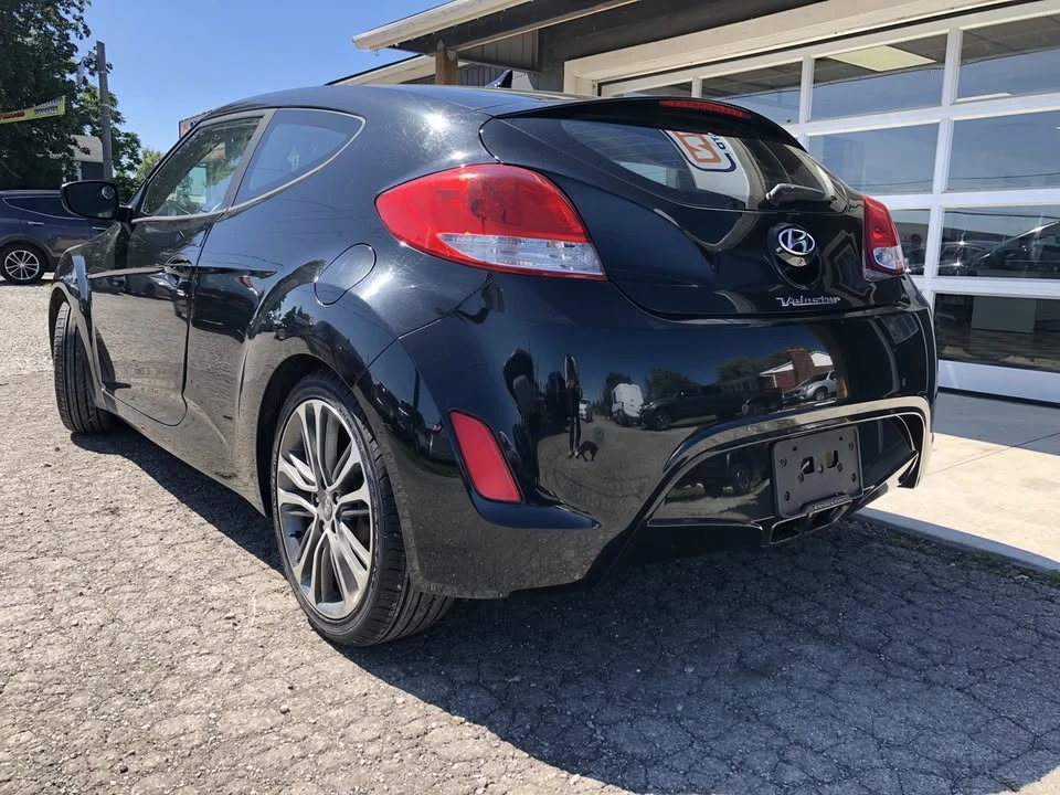 2016 Hyundai Veloster - Image 8 of 20