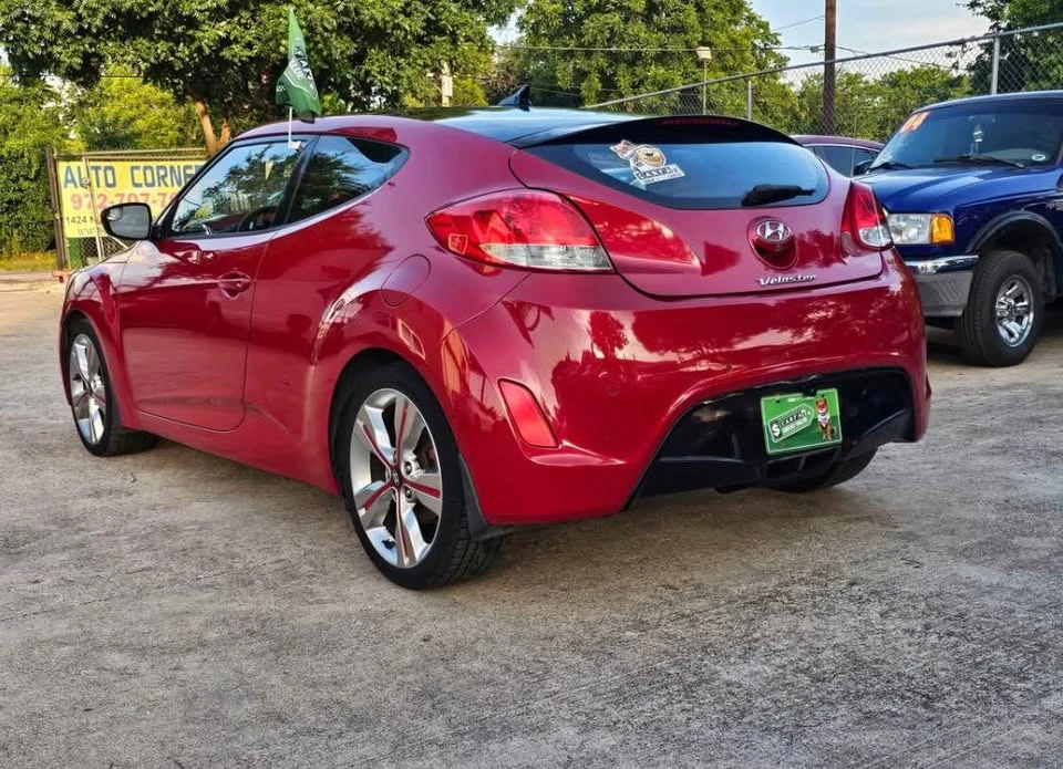 2016 Hyundai Veloster - Image 4 of 20
