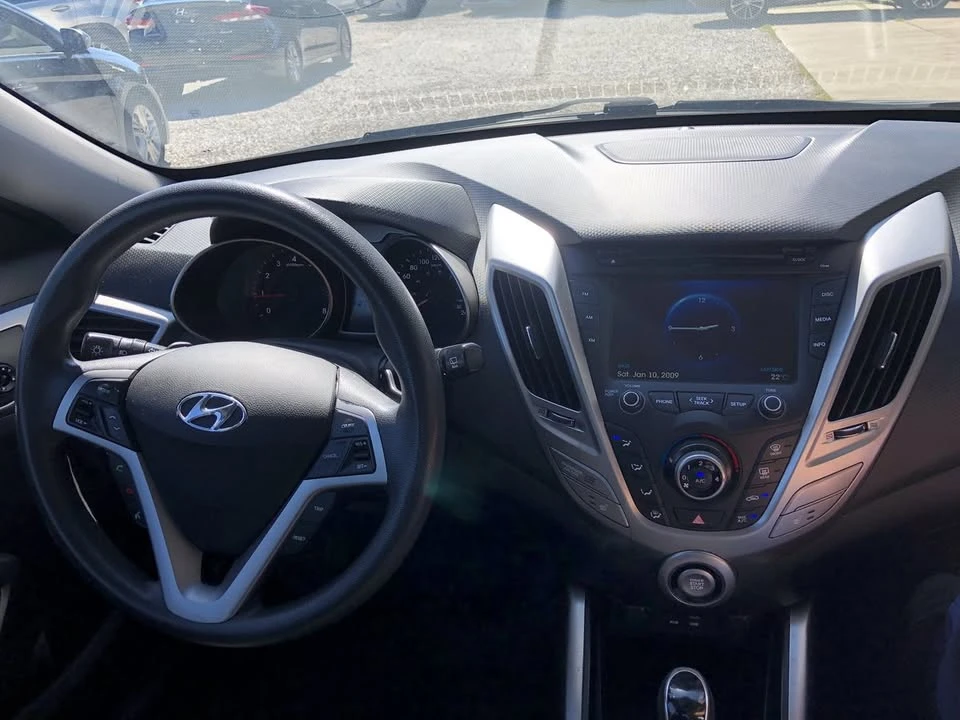 2016 Hyundai Veloster - Image 19 of 20