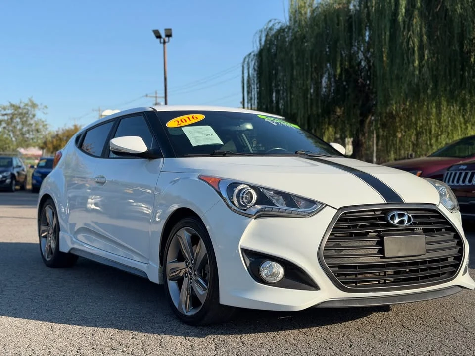 2016 Hyundai Veloster - Image 7 of 10