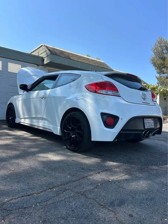 2016 Hyundai Veloster - Image 2 of 8