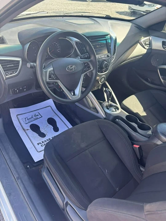 2016 Hyundai Veloster - Image 6 of 9