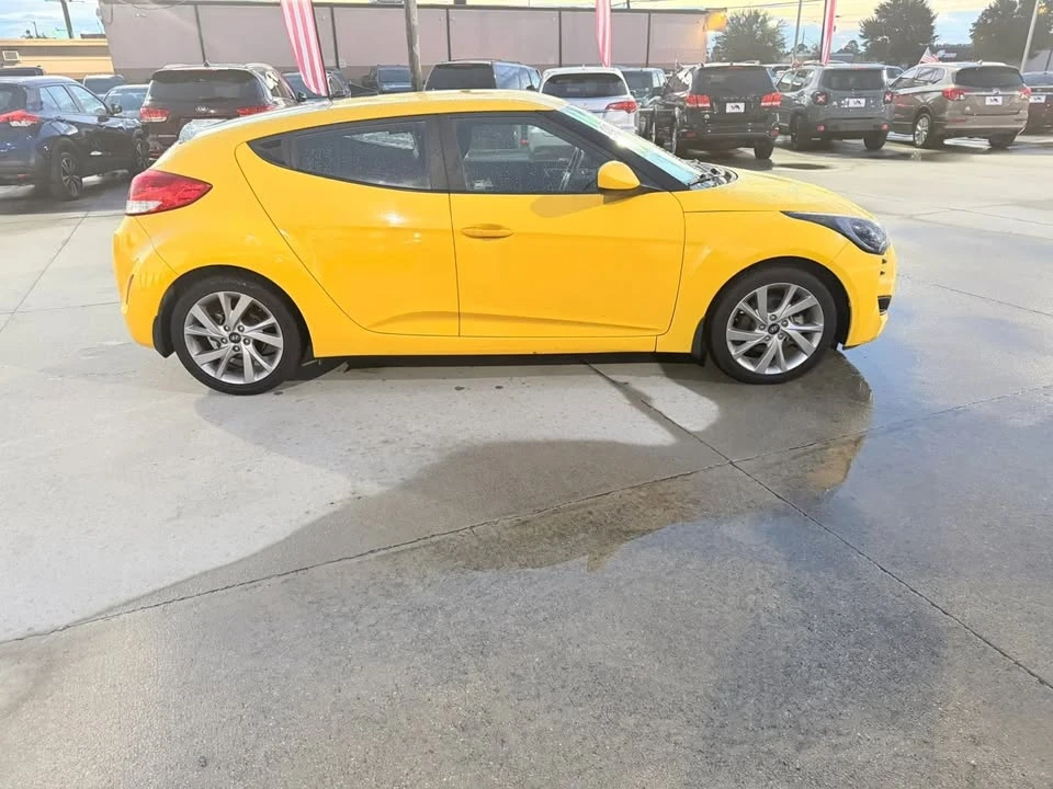 2016 Hyundai Veloster - Image 4 of 11