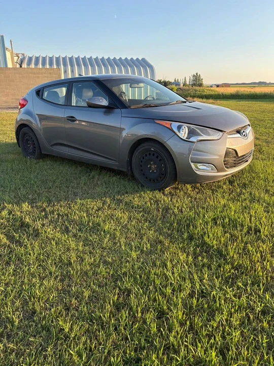 2016 Hyundai Veloster - Image 6 of 10