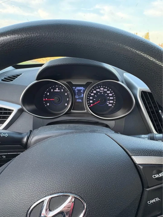 2016 Hyundai Veloster - Image 3 of 10