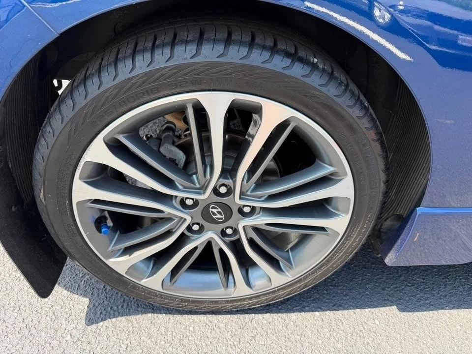 2016 Hyundai Veloster - Image 16 of 19
