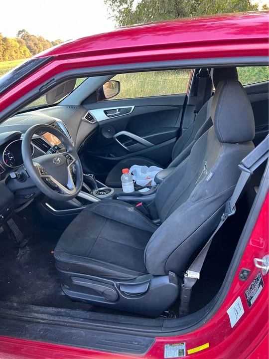 2016 Hyundai Veloster - Image 7 of 9