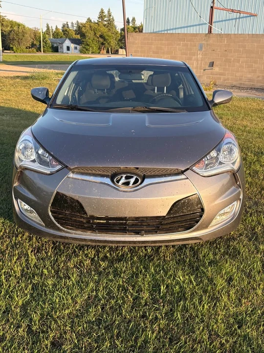 2016 Hyundai Veloster - Image 2 of 10