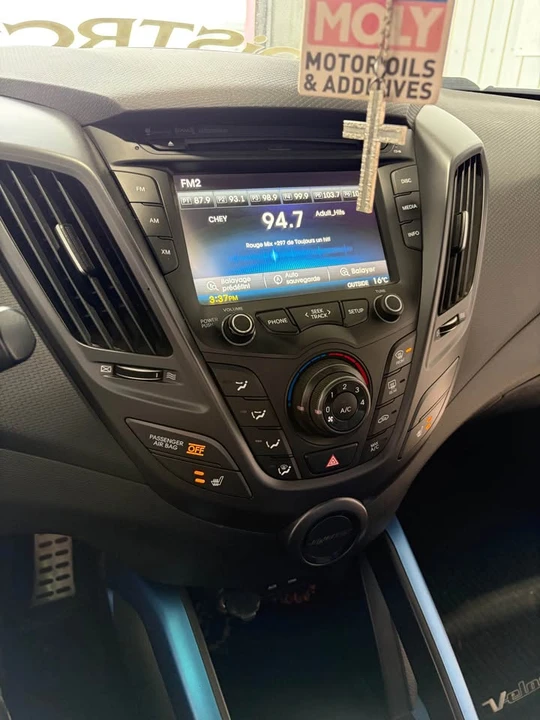 2016 Hyundai Veloster - Image 13 of 16