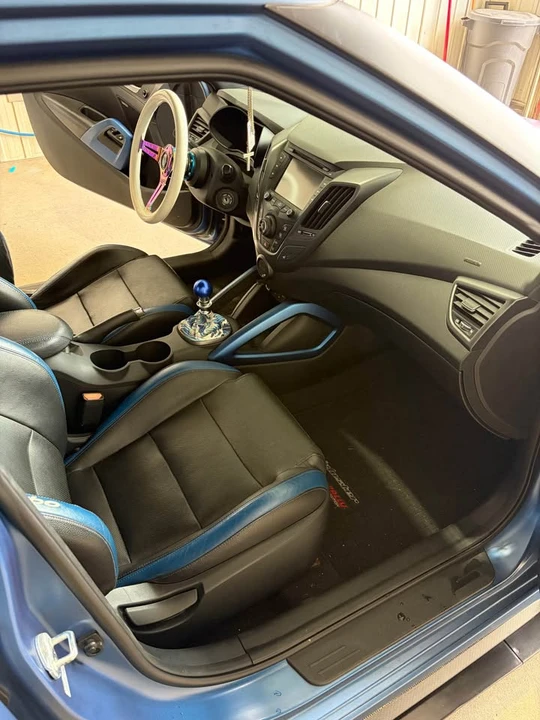 2016 Hyundai Veloster - Image 7 of 16