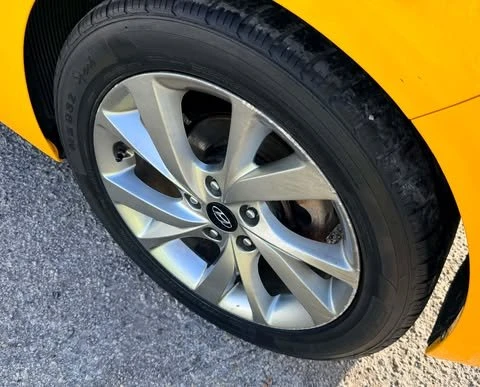 2016 Hyundai Veloster - Image 5 of 8
