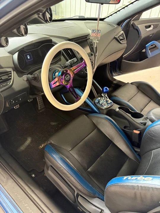 2016 Hyundai Veloster - Image 10 of 16