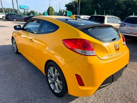 2016 Hyundai Veloster - Image 4 of 8