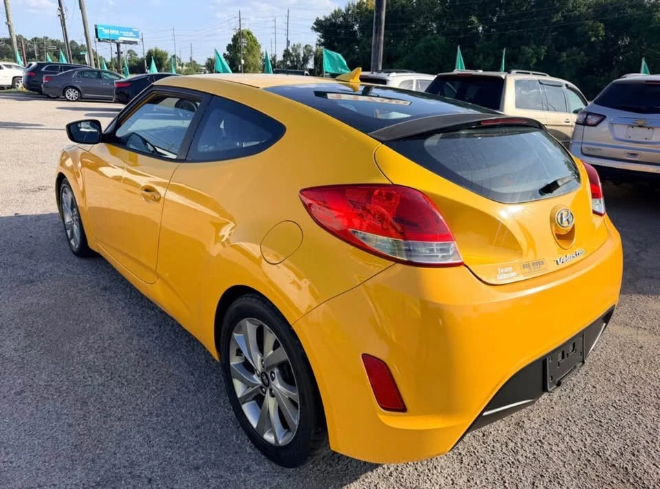 2016 Hyundai Veloster - Image 2 of 7