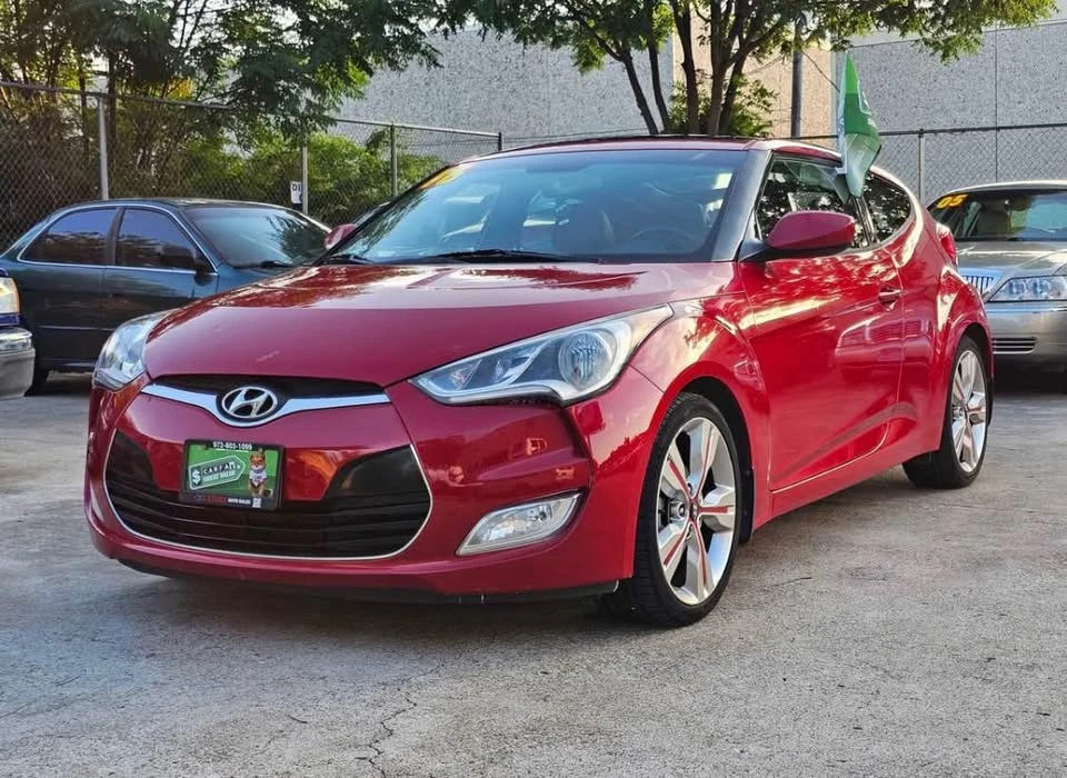 2016 Hyundai Veloster - Image 2 of 20
