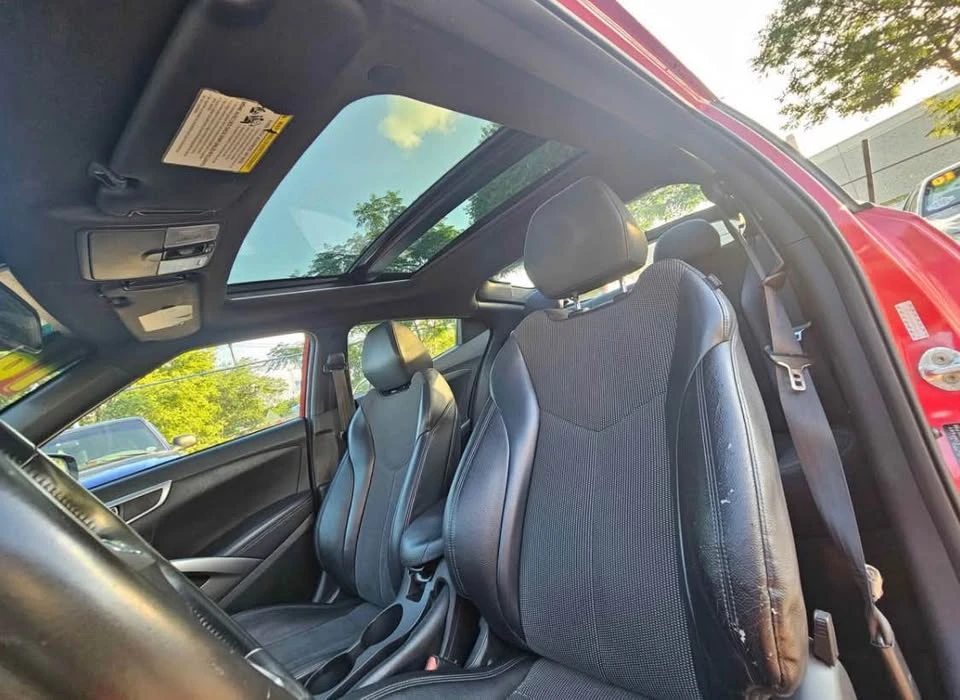 2016 Hyundai Veloster - Image 19 of 20