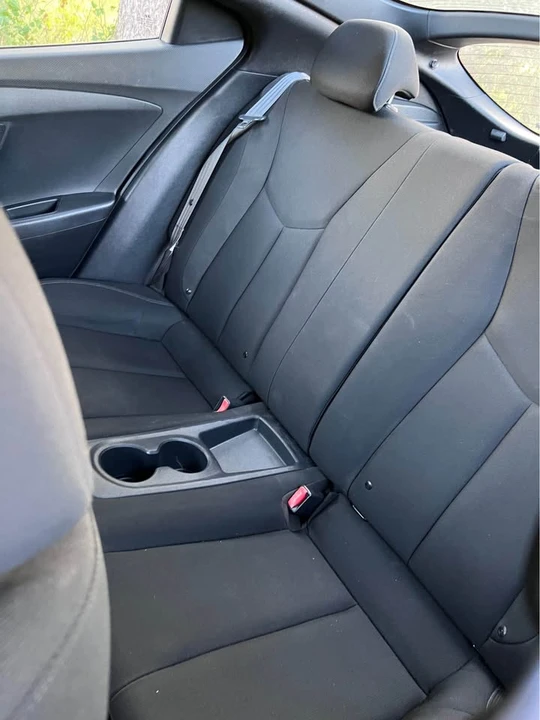 2016 Hyundai Veloster - Image 8 of 9