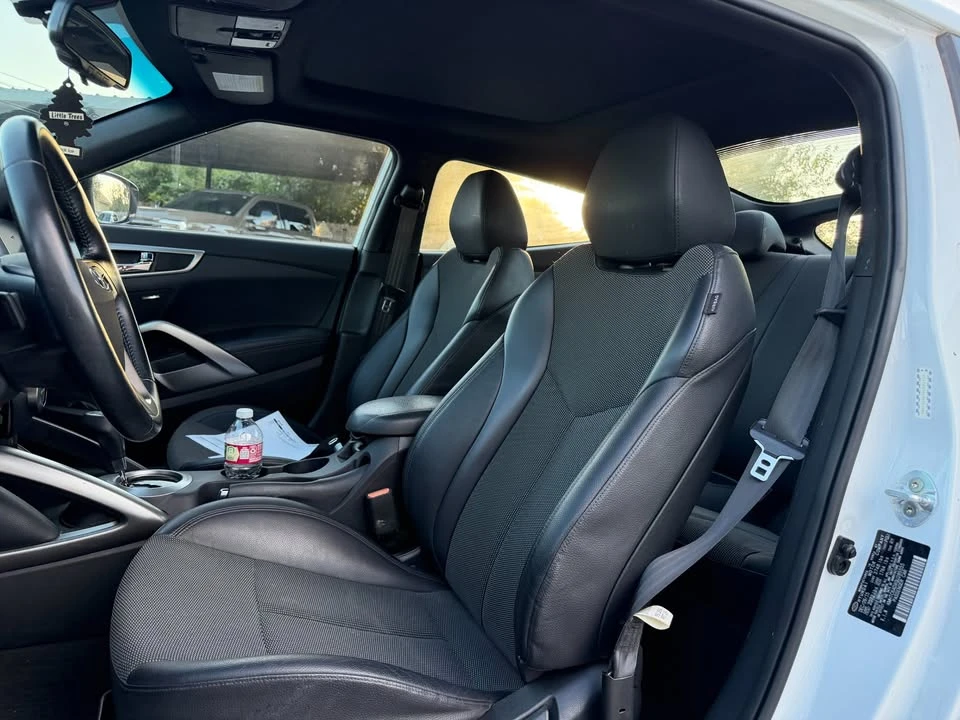 2016 Hyundai Veloster - Image 9 of 15