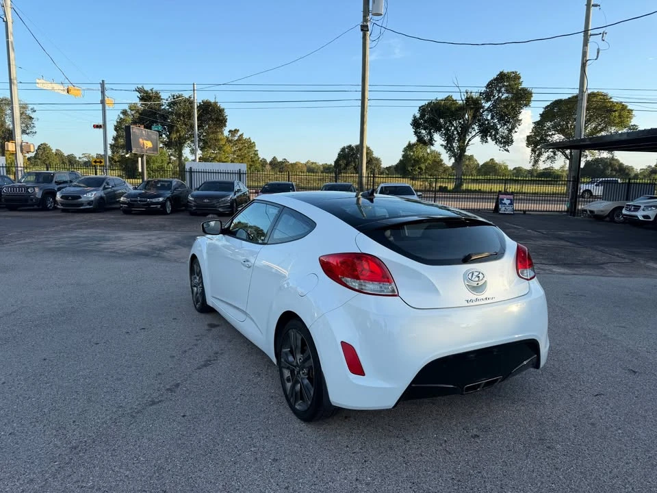 2016 Hyundai Veloster - Image 4 of 15
