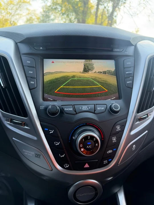 2016 Hyundai Veloster - Image 7 of 8