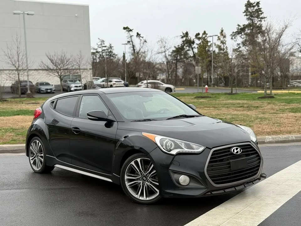 2016 Hyundai Veloster - Image 2 of 20
