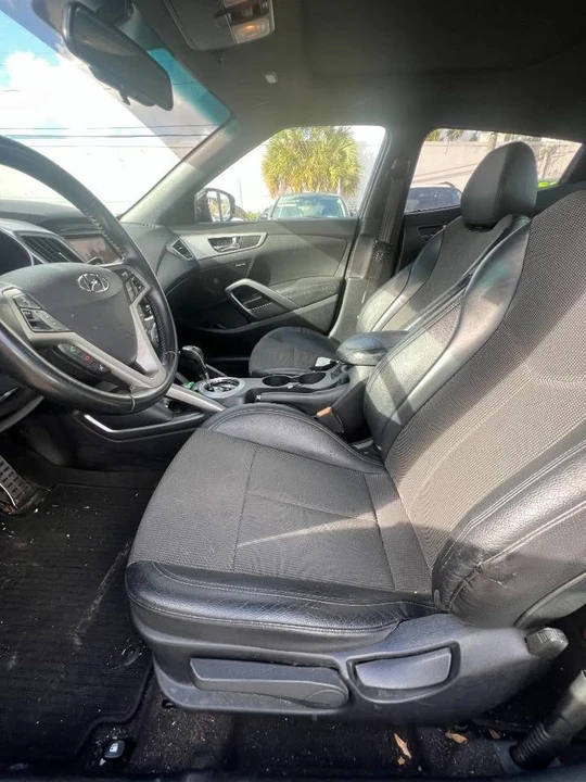 2016 Hyundai Veloster - Image 9 of 13