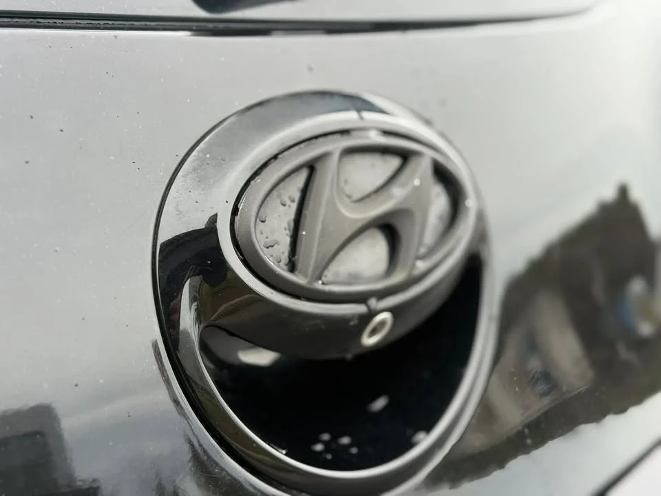 2016 Hyundai Veloster - Image 16 of 20