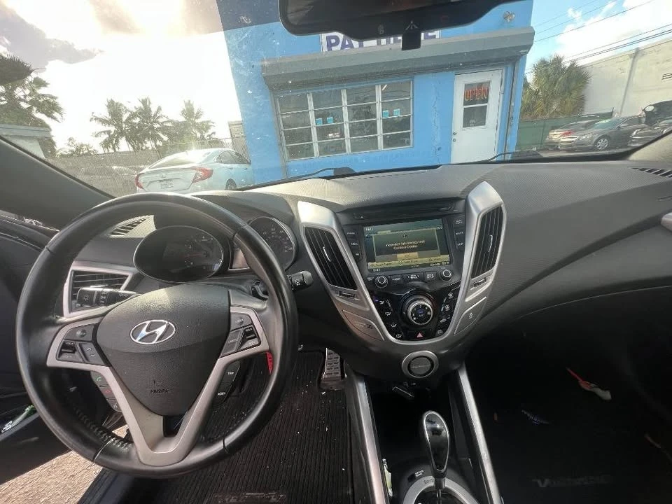 2016 Hyundai Veloster - Image 8 of 13