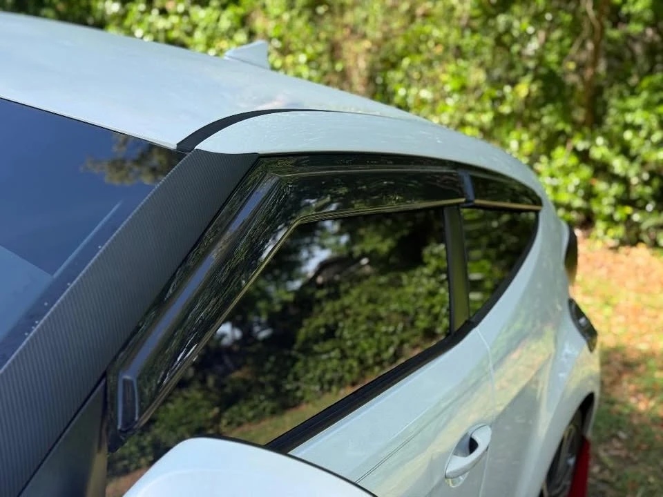 2016 Hyundai Veloster - Image 18 of 20