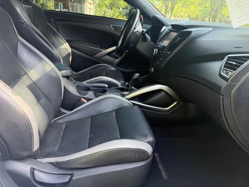 2016 Hyundai Veloster - Image 16 of 20