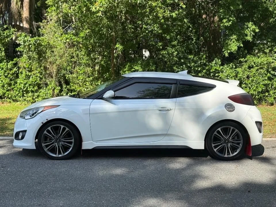 2016 Hyundai Veloster - Image 8 of 20