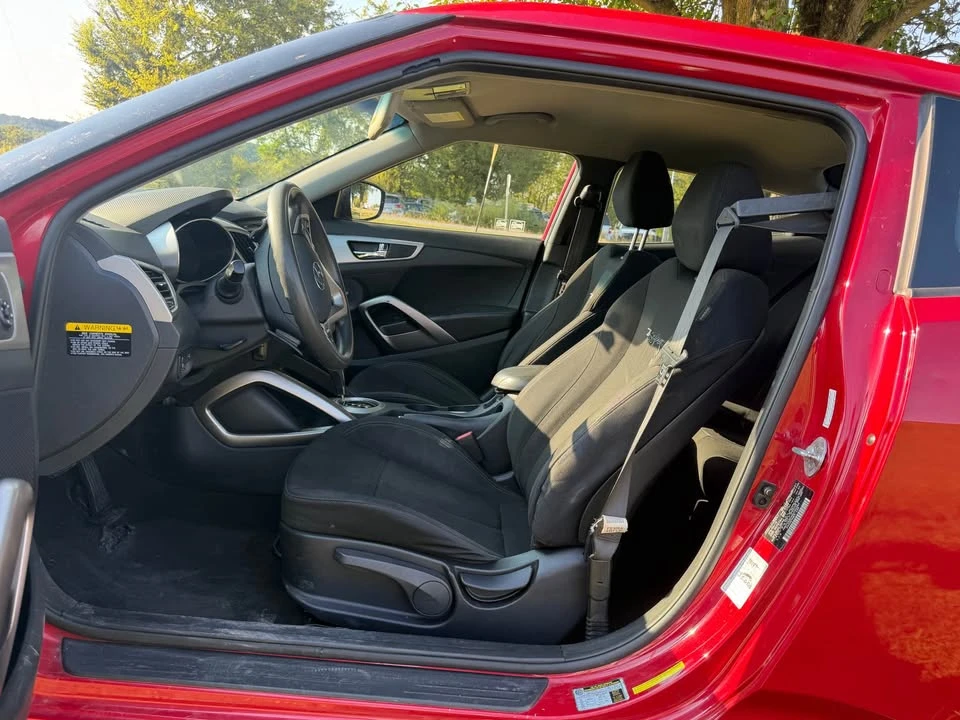 2016 Hyundai Veloster - Image 5 of 7