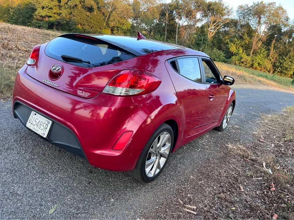 2016 Hyundai Veloster - Image 4 of 9
