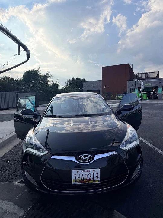2016 Hyundai Veloster - Image 8 of 11