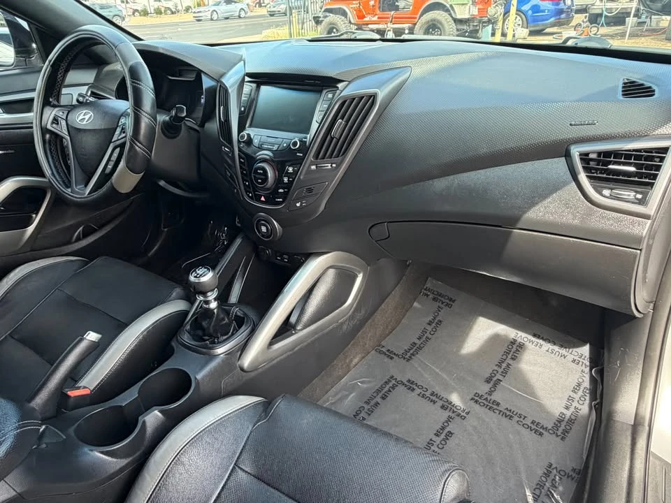 2016 Hyundai Veloster - Image 7 of 12