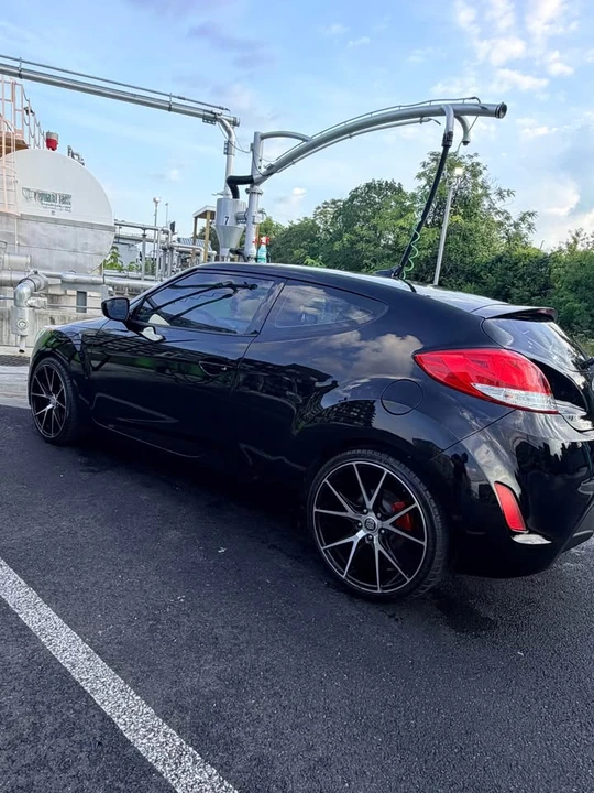 2016 Hyundai Veloster - Image 9 of 11