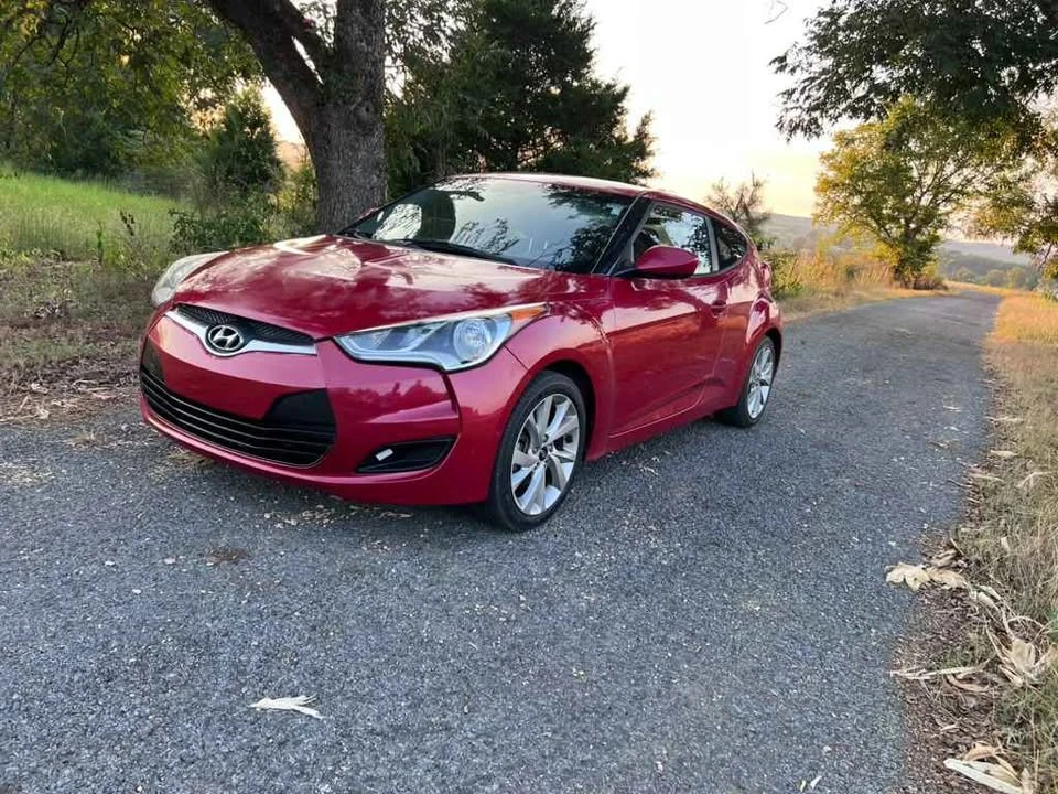 2016 Hyundai Veloster - Image 3 of 8