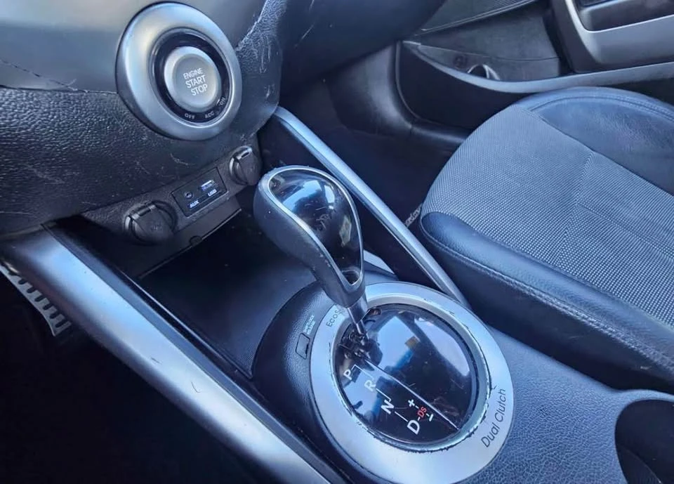 2016 Hyundai Veloster - Image 12 of 20