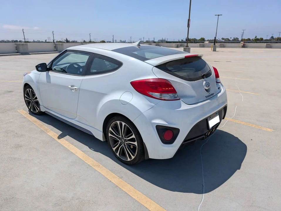 2016 Hyundai Veloster - Image 8 of 22