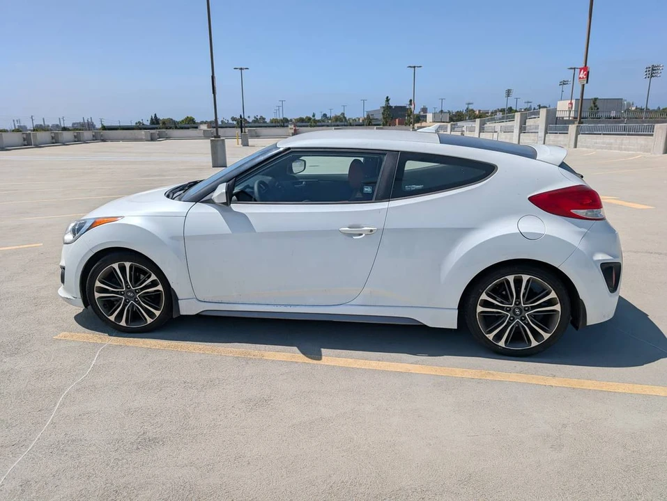 2016 Hyundai Veloster - Image 9 of 22