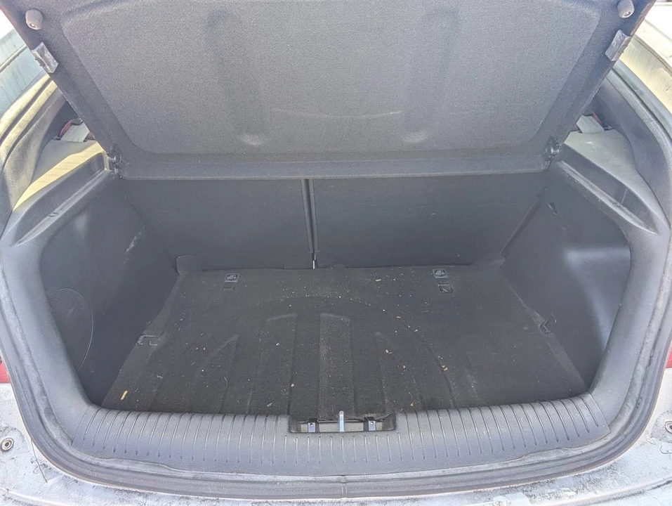 2016 Hyundai Veloster - Image 6 of 22