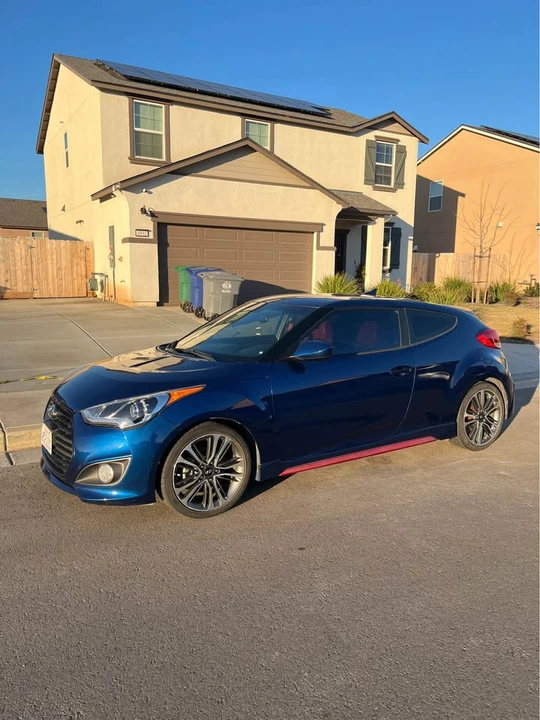 2016 Hyundai Veloster - Image 2 of 11